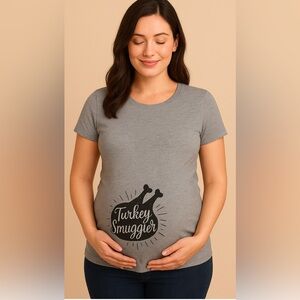NWOT,Crazy Dog ADORABLE THANKSGIVING 🦃XMAS MATERNITY TEE “Turkey Smuggler” Sz L